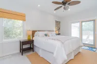 Modern Luxury Home with Private Pool Steps from the Beach Hotels in Ocean Beach