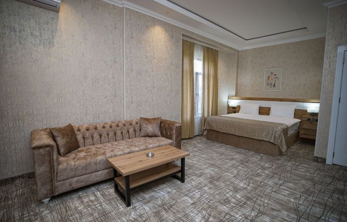 Lakeside Hotel & Spa