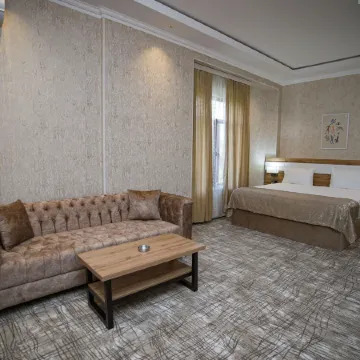 Lakeside Hotel & Spa