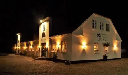 Signesminde Kro Отели рядом с достопримечательностью «Mariehoj Kirke»