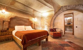 Alice in Cappadocia