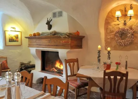 Schlosshotel Betzenstein Отели в г. Гёсвайнштайн