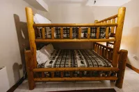 Cozy Cottage by the Slopes - Theater Room - Pool - Game Rm - Fire Pit - Hot Tub