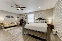 Cozy 7 bedroom Home in the heart of Texas; 2 master bedroom suites on 1st level!