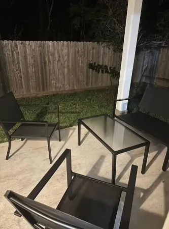 Modern / Spacious Haven in the Heart of Conroe - Entire Home