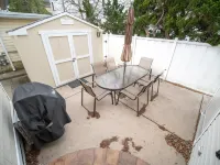 1 BLOCK TO BEACH & DINING, beautifully updated, park 3 cars! Hotels near Lucy the Elephant
