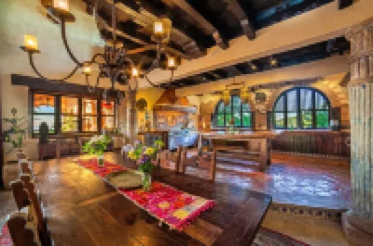 LUXURIOUS "HACIENDA ANTIGUA" - FEATURED ON TRAVEL SHOW,  'A SENSE OF PLACE'