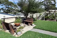 Sleeps 11. All linen and towels provided. Pets welcome. Lovely house.