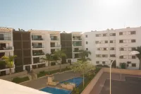 Blue Paradise,a ray of Sunshine Between sea & Pool