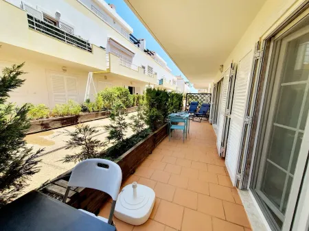 T1 Cozy Beachfront Apartment 'Free Wi-Fi' Отели в г. Консейсан