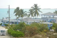 Cassaurina Studio 4 Hoteles cerca de Cocoplum Beach