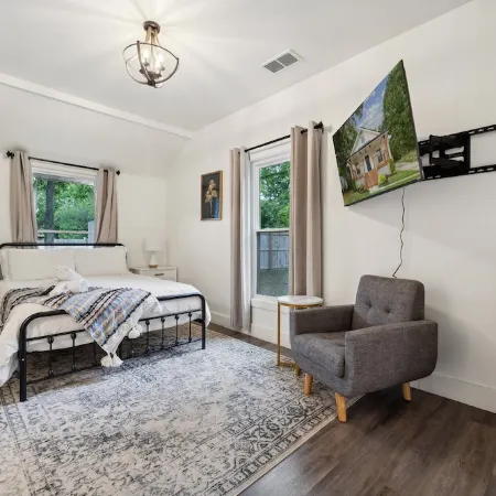 Country Chic Retreat Near Downtown Concord