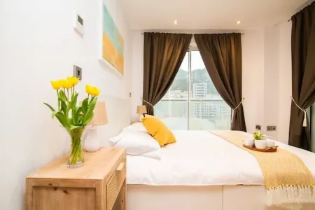 Luxury modern apartment with exceptional views! Отели рядом с достопримечательностью «Гибралтарская скала»