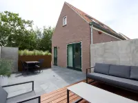Zeeuws Huisje is centrally located within cycling distance of the beach Hotels in Serooskerke