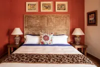 Picturesque Penthouse in Old Town Staffed Villa w/Views and Rooftop Pool