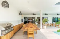 Casa Natalia: Luxurious Oceanfront Villa with Housekeeping and Concierge