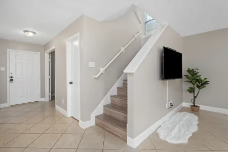 Price Drop! Entire 4BR[10% OFF]Home| Wi-Fi & More-MD Отели рядом с достопримечательностью «Парк Мейпл Виллидж»