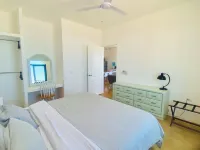 Brandnew beachfront apartment! Great view, private balcony, large shared terrace Hotels in 