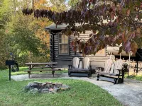 BEAUTIFUL LOG CABIN NEAR NEW RIVER HIKING STARGAZING WIFI NICE COUPLES RETREAT