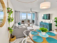 Ocean View, Spacious Condo next to Pool Hotels in Southside