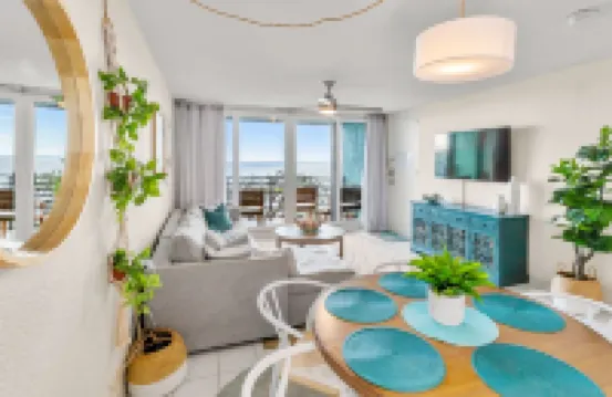 Ocean View, Spacious Condo next to Pool