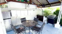 Mason Party Villa Near Night Life Jaco