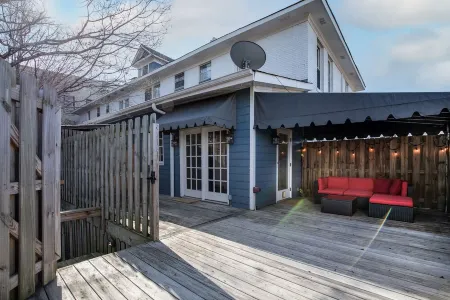 Mid-Century Modern Townhouse with High Views Отели рядом с достопримечательностью «Университет Алабама в Бирмингем»