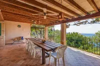 Beautiful, very private finca with astonishing sea views. 索列爾住宿飯店