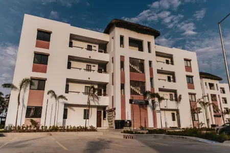 Gorgeous Newly built Apartment walking distance to the Beach Отели рядом с достопримечательностью «La luz del mundo»