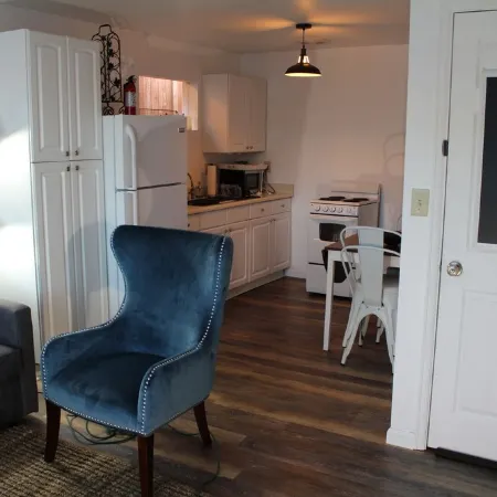 NON SMOKING Private Suite in Edmonds Bowl w Sound view.
