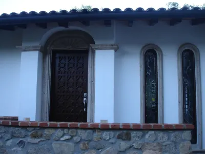 Beautiful Spanish Style Villa with Ocean View,100 steps from the Beach Hotels near Youkyung Gallery