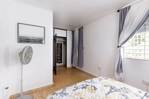 Huge Porch House in Rainforest 15 min from Beach