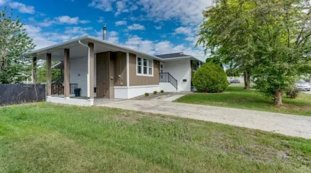North Okanagan Jewel with hot tub