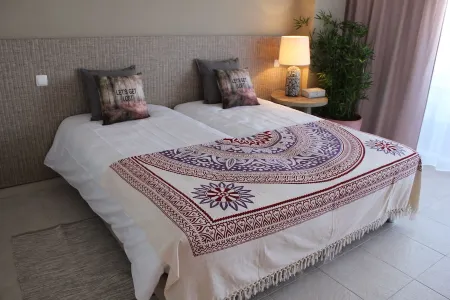 T0 Studio Sunset Sea View (2 adults + 1 child) Отели в г. Консейсан