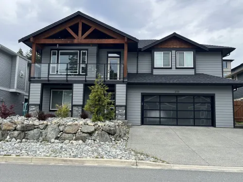 Hot tub, Pet Friendly + Monthly Discounts! Trails Nearby!