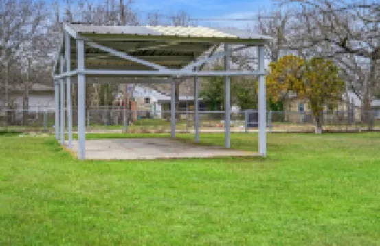 Designer 4/2 Blocks from Baylor Scott & White Hospital