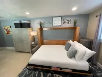 Blue Leisure A - Stuart - Studio Downtown Stuart Shopping Center附近的飯店