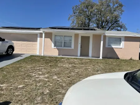 Lovely 4-bedroom house with fitness room, WiFi in Port Richey