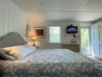 Cozy Cottage Hotel dekat Eastham Windmill