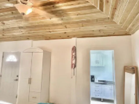 Cozy one Bedroom Apartment #C in Venetian Site