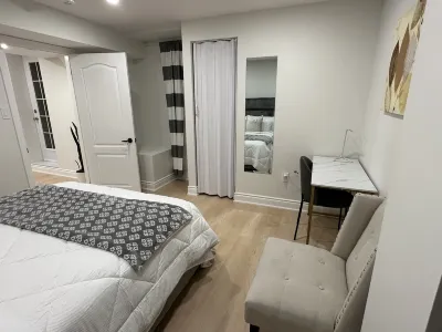 Modern luxury living in Milton Hoteles cerca de Springridge Farm