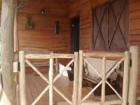 Beautiful Log Cabin in Tinamaste with stunning views of waterfall and forest Hotels in Perez Zeledon
