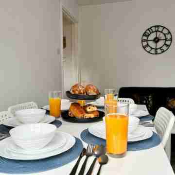 Unique Indian Inspired Townhouse Sleeps 11 In Northampton Dining/Meeting Rooms