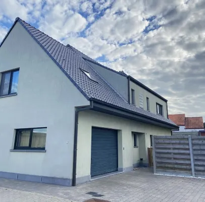 Vacation apartment with garden 1.5 km from the sea.