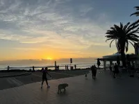 Beachside Bliss just a sand castle from everything, 2BR, 2BA Apartment, sleeps 6 Hotels in Cronulla