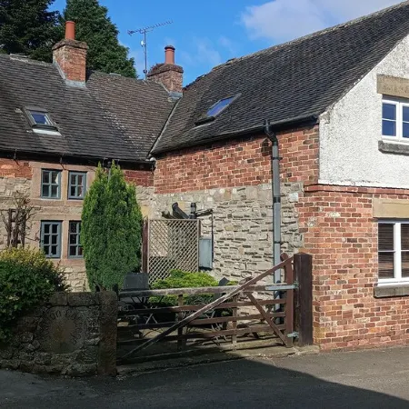 Charming cottage in rural village, ideal for Carsington Water and Peak District