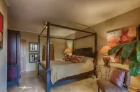 Las Mananitas-Awesome Luxury Beachside Condo in Cabo!