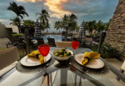 Luxury on the beach - Diamanté del Sol Updated 3 Bedroom Luxe Condo
