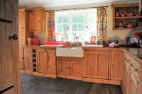 Pitchers is a Grade 11 Cotswold Stone House in the centre of Chipping Campden.