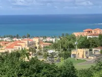 Amazing Ocean Views, 2 Restaurants Walking Distance